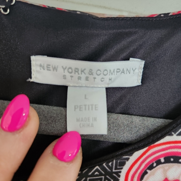 NWT NEW YORK & COMPANY Scuba Sheath Dress Red & Black (NEW) - Picture 3 of 6